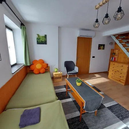 Dunkanyar Gyongye Vendeghaz Apartment